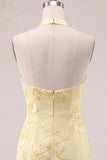 Narcissen Strakke Halter Rimpelde Korte Homecoming Jurk met bloemenborduursel