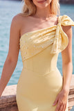Gele Bodycon Eenschouder Parelmoer Korte Homecoming Jurk met strikdetail