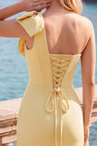 Gele Bodycon Eenschouder Parelmoer Korte Homecoming Jurk met strikdetail