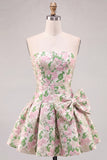 Roze A-lijn strapless bloemen Jacquard korte homecomingjurk met strik