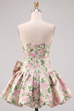 Roze A-lijn strapless bloemen Jacquard korte homecomingjurk met strik