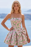 Roze A-lijn strapless bloemen Jacquard korte homecomingjurk met strik
