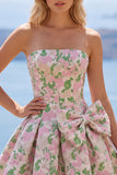 Roze A-lijn strapless bloemen Jacquard korte homecomingjurk met strik