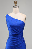 Koninklijk blauwe parelparels met één schouder gerimpelde bodycon korte homecomingjurk met kralen