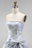 Stoffige blauwe Jacquard Pearls A-lijn strapless korte homecomingjurk met strik