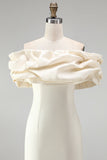 Ivoor gestapelde ruffle off the shoulder bodycon korte homecoming jurk