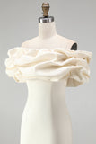 Ivoor gestapelde ruffle off the shoulder bodycon korte homecoming jurk