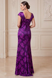 Donkerpaarse schede V-hals satijn jacquard maxi Mother of the Bride jurk met zijsplit