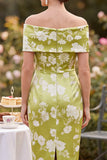 Groene off the shoulder satijnen schede met midi-bedrukte Mother of the Bride jurk met split