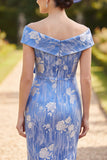 Off the Shoulder blauwe gerimpelde schede midi moeder van de bruid jurk met strasssteenstrik