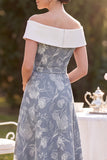 Grijs wit off-the-shoulder hoog, lage A-lijn bloemenprint midi jurk moeder van de bruid