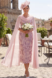 Roze pailletten schede cowl neck midi Mother of the Bride jurk met chiffon cape