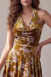 Mosterdgoud fluwelen halter met fluweelprint asymmetrisch hoog laag kort cocktailjurk