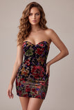 Bordeauxrode Bodycon fluwelen strapless bedrukte korte cocktailjurk