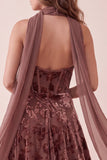 Chocolade korset fluwelen halter A-lijn maxi formele jurk met chiffon sjerp