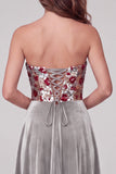 Grijze A-lijn strapless fluwelen pailletten maxi formele jurk met veter op de rug
