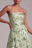 Groene A-lijn strapless pailletten geborduurde galajurk met bloemen en veter op de rug