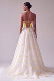 Gele satijnen A-lijn strapless Jacquard lange galajurk