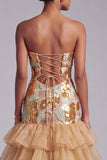 Gouden uitgesneden strapless gelaagde organza pailletten lange galajurk