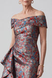 Grijze schouderloze jacquard gerimpelde jurk van de moeder van de bruid met drapering