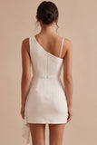 Witte bodycon asymmetrisch met één schouder gerimpeld kort wit jurkje