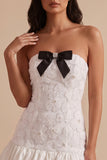 Witte strapless bodycon bubble zoom kort klein wit jurkje met strik