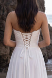 Witte A-lijn chiffon strapless gerimpelde kanten theelange trouwjurk