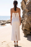 Witte satijnen cowl neck strapless maxi trouwjurk met split naar achteren
