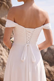 Witte A-lijn off the shoulder gerimpelde chiffon midi trouwjurk