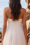 Witte A-lijn strapless gerimpelde theelange tule trouwjurk met applicaties