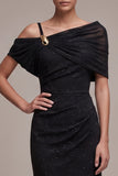 Zwarte schede asymmetrische off-shoulder gerimpelde maxi formele jurk
