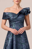Marineblauw asymmetrisch off-shoulder A-lijn gerucheerde jacquard jurk Mother of the Bride jurk