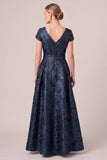 Marineblauwe V-hals Jacquard A-lijn mutsmouwen Lange Mother of the Bride-jurk met strikjessjerp