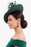 Donkergroene Sinamay stoffen bloem fascinatorhoed met veer