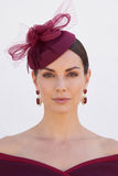 Bordeauxrode Vilten Pillbox Basis 3D Crinoline Rozenbloem Crinoline Lussen Fascinator Hoed met Veren