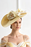 Geel geweven stro net fascinatorhoed met stoffen bloem vlinders en veren