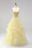 Gele baljurk korset strapless parels met lagen en lange baljurk met ruches