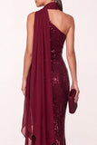 Bordeauxrode halterpailletten zeemeermin lange feestjurk met chiffon drapering