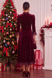 Bordeauxrode fluweel A-lijn parels hoge geraffe mockneck midi kerstfeestjurk met 3/4 mouwen