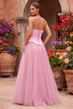 Roze A-lijn tule borduurde strapless lange galajurk