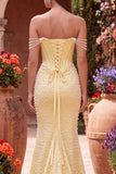 Off-the-shoulder gele zeemeermin satijnen parels met kralen bezet kap korset galajurk met split