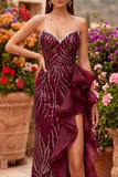 Bordeauxrode pailletten meermin strapless maxijurk met ruchesplit