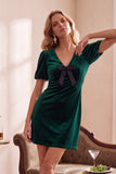 Donkergroene fluwelen bodycon V-hals pof korte mouwen korte kerstjurk met strik