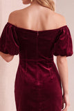 Bordeauxrode fluweelen bodycon met off-shoulder puffmouwen korte kerstjurk met strik