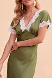 Blush Sheath V-hals flutter mouwen midi kerstfeestjurk met kant
