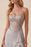 Zilveren pailletten strapless chiffon gelaagde A-lijn lange formele jurk met gerimpelde split