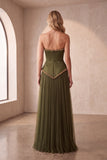 Olijfkleurige strapless geplooide satijnen lange formele jurk met kralen