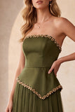Olijfkleurige strapless geplooide satijnen lange formele jurk met kralen