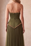 Olijfkleurige strapless geplooide satijnen lange formele jurk met kralen