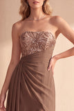 Coffee A-lijn strapless gerimpelde pailletten chiffon maxi formele jurk met kralen